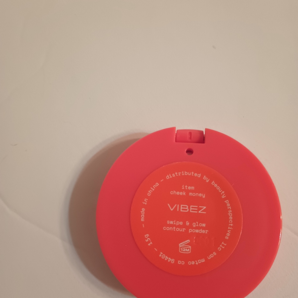 Item bronzer 3 for $15